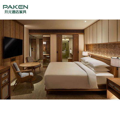 クイーン サイズの純木のホテルの寝室の家具は置く