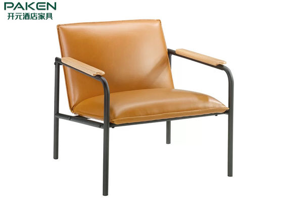 クッションの背部容易な置かれた旧式な設計の最小主義の単一のラウンジの肘掛け椅子の鉄フレーム